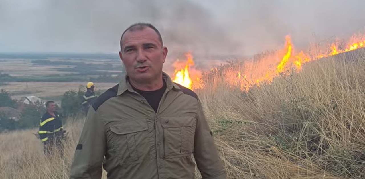 ВИДЕО - ПОРАДИ ДРАМАТИЧЕН ПОЖАР АНГЕЛОВ НА ТЕРЕН ВО МОГИЛА: пламенот стигна непосредно до првите објекти во селото Лознани
