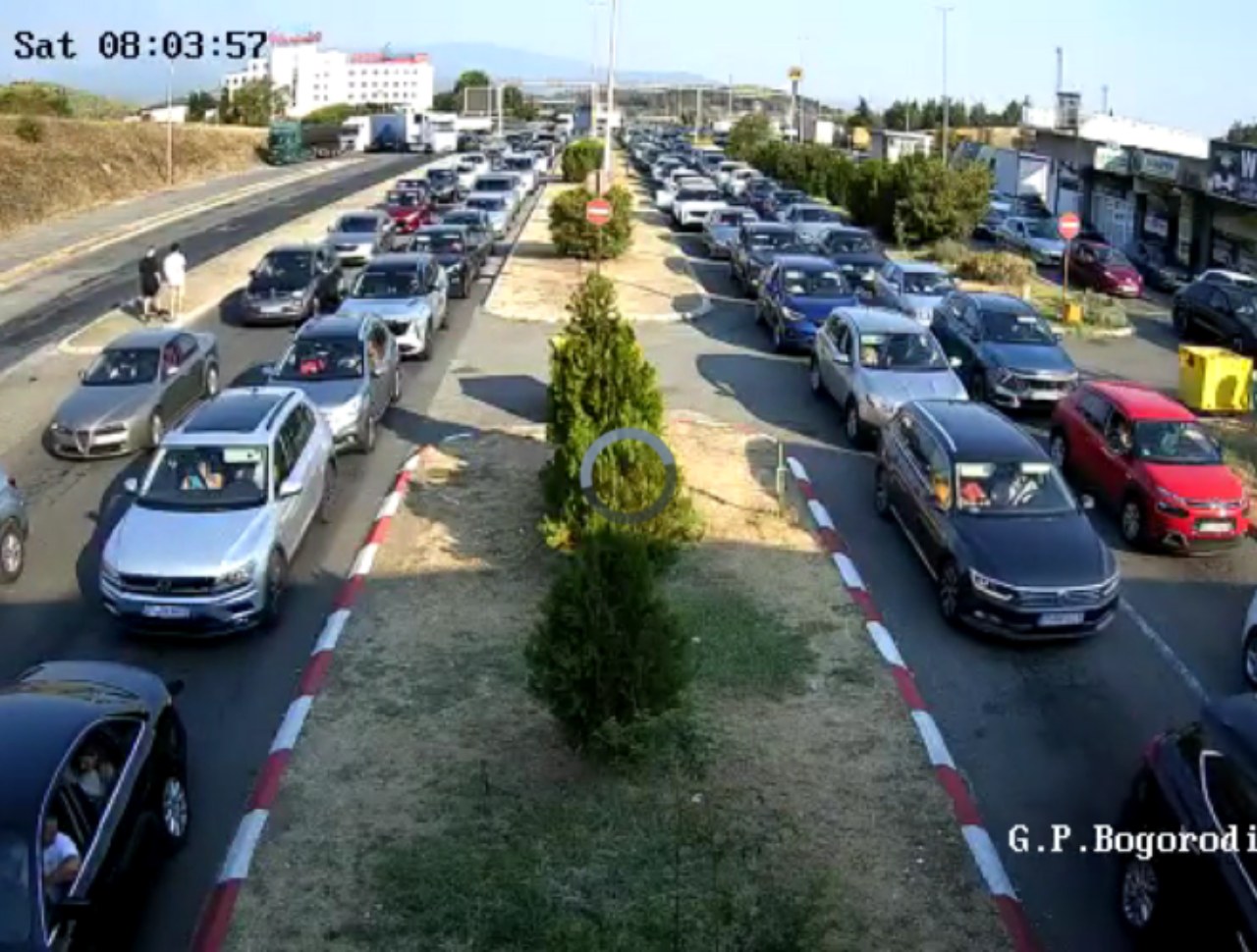 На Богородица се чека до 1 час за влез во Грција, на Меџитлија нема задржување 