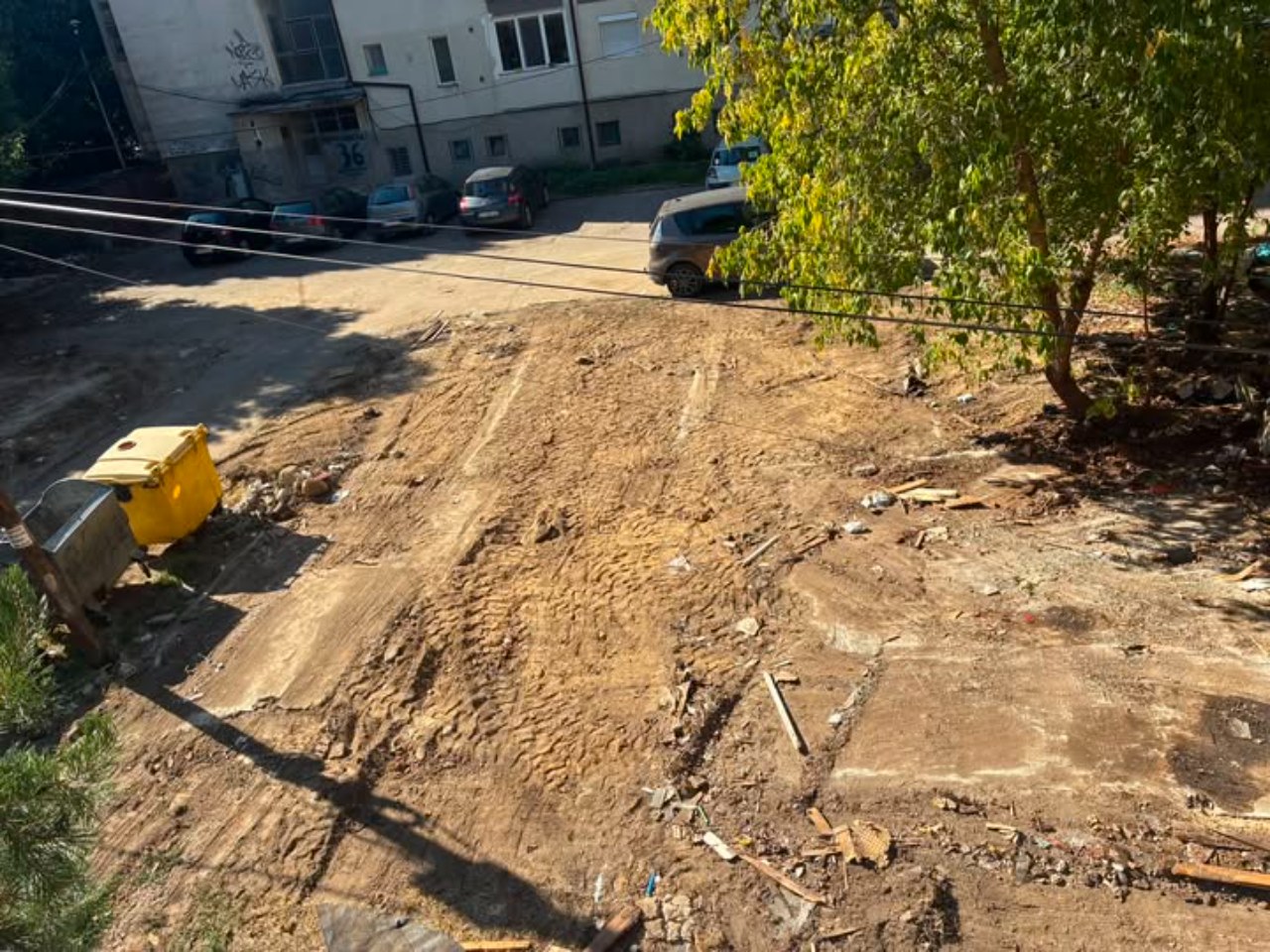 Расчистена дивата депонија која никна на местото на отстранетите гаражи во центарот на Битола