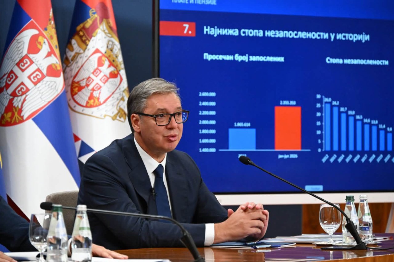 Србија ги зголемува платите и пензиите - минималната нето-плата од 1 јануари ќе достигне ниво од околу 600 евра, просечна пензија над 520 евра